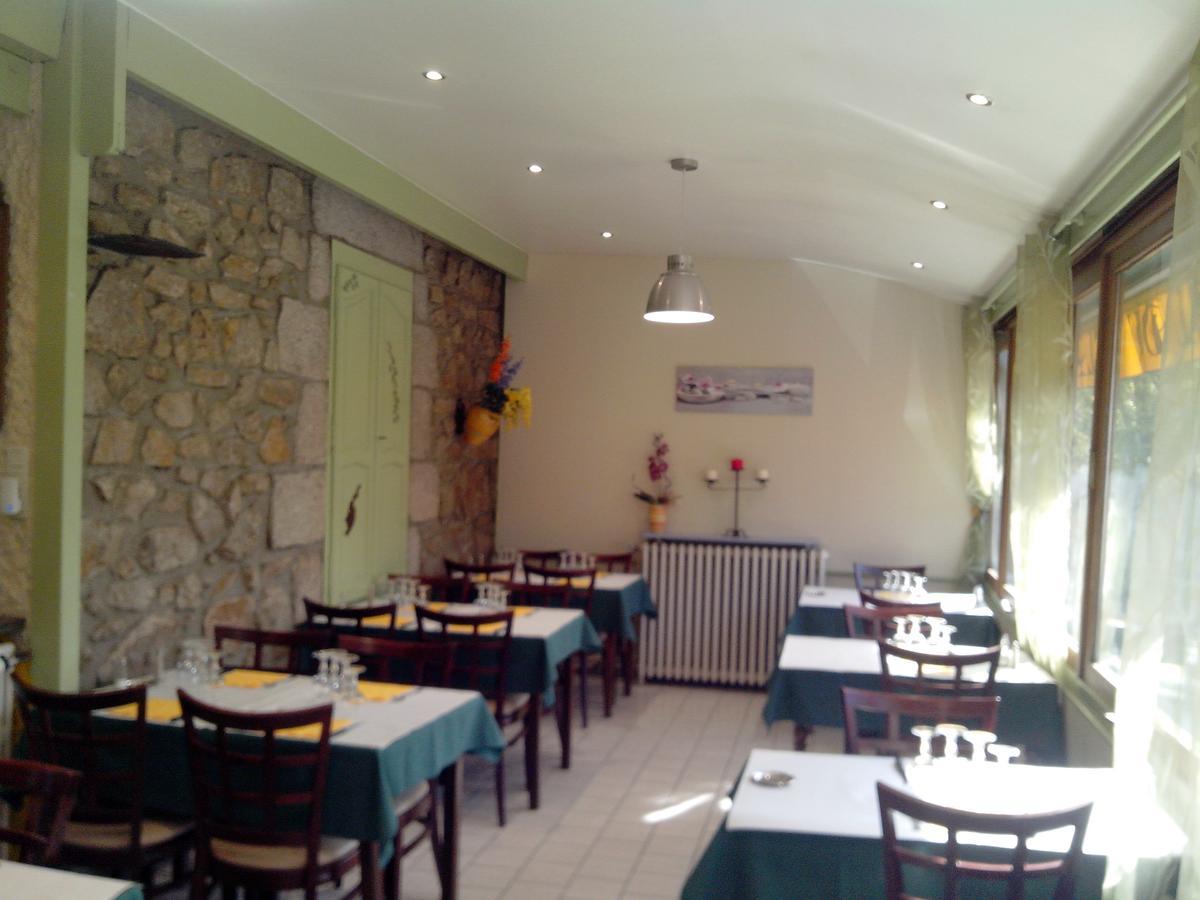 Hotel Restaurant Du Velay Le Chambon-sur-Lignon Zewnętrze zdjęcie